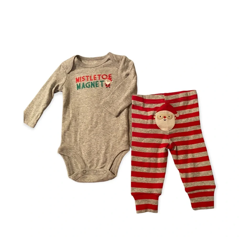New Carter’s Christmas Outfit Mistletoe Magnet 3 months